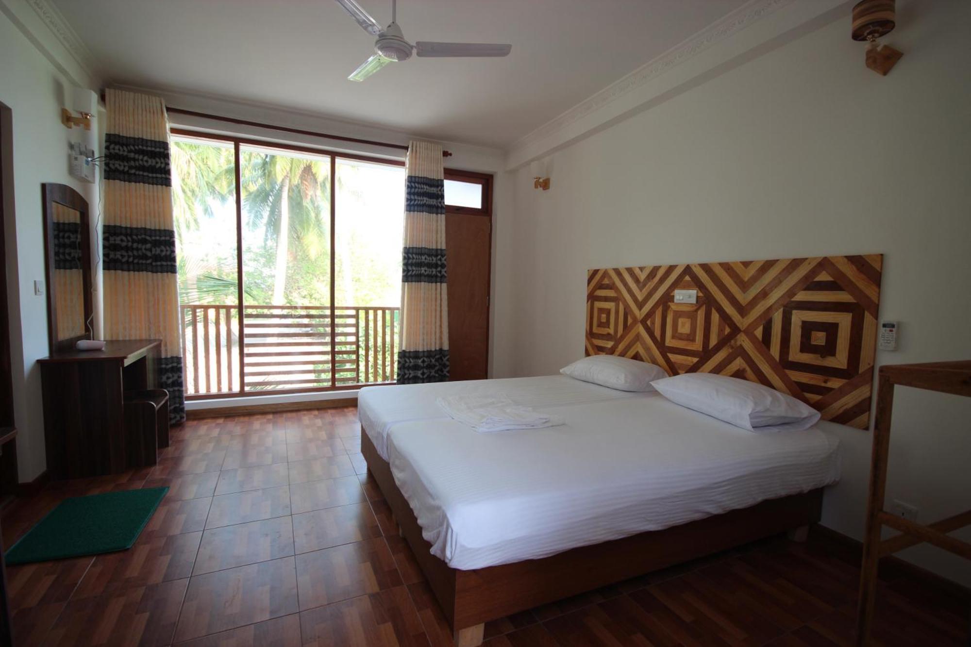 Seena Inn Fulidhoo Exterior photo